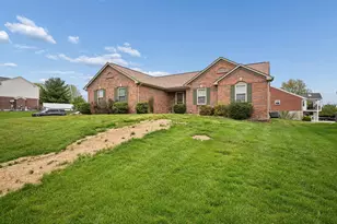 8471 Moonstone Ct, Florence, KY 41042 - Photo 2