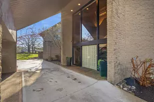 60 Winston Hill Rd, Fort Thomas, KY 41075 - Photo 2