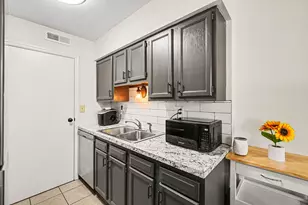 1060 Oakwood Ct, Independence, KY 41051 - Photo 2