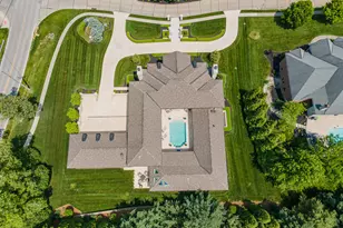 943 Squire Oaks Dr, Villa Hills, KY 41017 - Photo 2