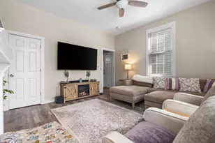 311 W 10th St, Newport, KY 41071 - Photo 2