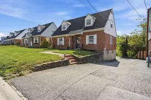 22 Pine Hill Dr, Highland Heights, KY 41076 - Photo 2