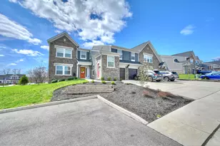2501 Crosshill Dr, Crescent Springs, KY 41017 - Photo 2
