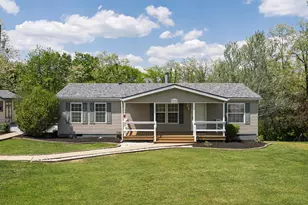 53 Hogg Ridge Rd, Williamstown, KY 41097 - Photo 2