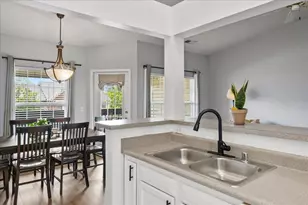 112 Parkside Dr, Florence, KY 41042 - Photo 6