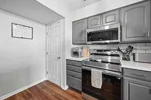 402 Napa Valley, Highland Heights, KY 41076 - Photo 2