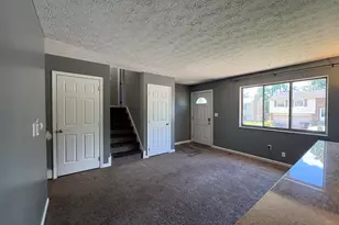 1052 Alpine Ct, Independence, KY 41051 - Photo 2