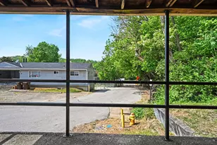121 E 31st St, Latonia, KY 41015 - Photo 10