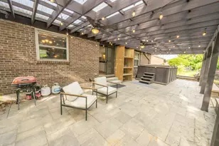 934 Palomino Dr, Villa Hills, KY 41017 - Photo 2