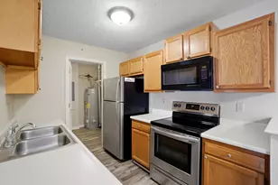 701 Napa Valley Ln, Crestview Hills, KY 41017 - Photo 2