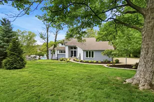 878 Squire Oaks Dr, Villa Hills, KY 41017 - Photo 2