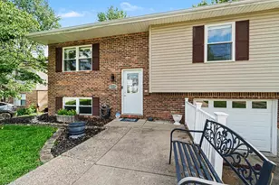 69 Goodridge Dr, Florence, KY 41042 - Photo 2