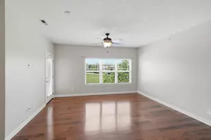 567 Riverpointe Dr, Dayton, KY 41074 - Photo 8