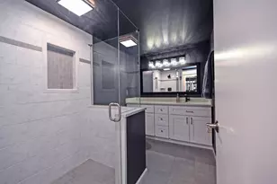 210 E 2nd St, Covington, KY 41011 - Photo 34