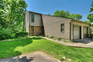 902 Wilderness Hill Ct, Villa Hills, KY 41017 - Photo 1