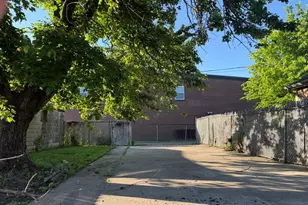 418 W 8th St, Newport, KY 41071 - Photo 8