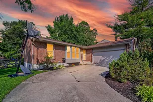 1579 Poplar Ridge Ct, Florence, KY 41042 - Photo 2