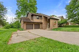 795 Elizabeth Dr, Florence, KY 41042 - Photo 2
