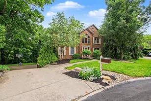 3623 Walnut Park Dr, Alexandria, KY 41001 - Photo 2