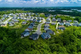 909 Carrieview Dr, Crescent Springs, KY 41017 - Photo 4
