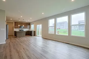 400 Champagne Ln, Walton, KY 41094 - Photo 8