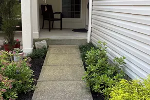 75 Wellington Dr, Florence, KY 41042 - Photo 2