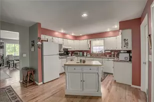 1390 Vidot Ct, Covington, KY 41011 - Photo 6