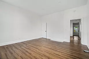 319 W 12th St, Newport, KY 41071 - Photo 2