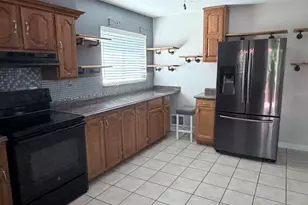 154 Roger Ln, Florence, KY 41042 - Photo 4