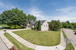 1652 Hogan Ln, Florence, KY 41042 - Photo 2