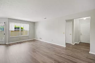 16 Meadow Ln, Highland Heights, KY 41076 - Photo 2
