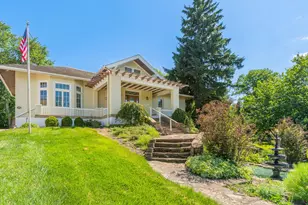 253 S Grand Ave, Fort Thomas, KY 41075 - Photo 1