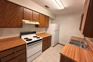 6459 Summerfield Dr, Florence, KY 41042 - Photo 2