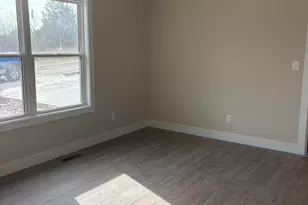 180 Saddlebrook Ln, Dry Ridge, KY 41035 - Photo 8