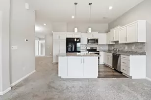 7602 Woodhaven Ct, Alexandria, KY 41001 - Photo 2