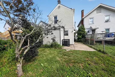 215 W 34th Street, Latonia, KY 41015 - Photo 2