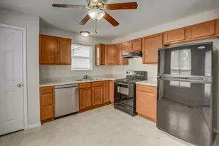 9124 Susie Dr, Florence, KY 41042 - Photo 2