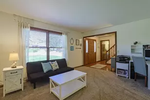 8427 Stratford Ct, Florence, KY 41042 - Photo 6