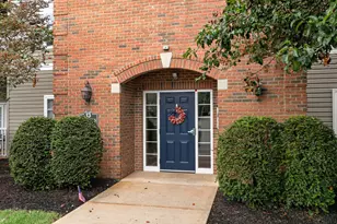 588 Ivy Ridge Dr, Newport, KY 41076 - Photo 2