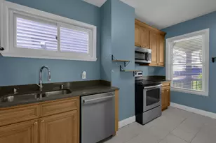 166 E 42nd St, Latonia, KY 41015 - Photo 10