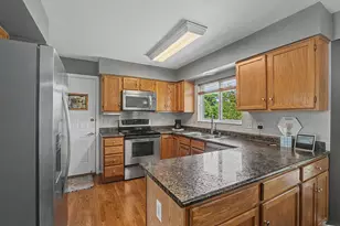 1887 Morningside Dr, Florence, KY 41042 - Photo 8