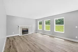 909 Surfridge Dr, Hebron, KY 41048 - Photo 4