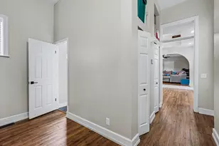 325 W 9th St, Covington, KY 41011 - Photo 6