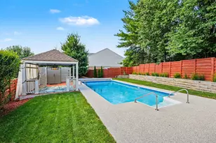 8187 Heatherwood Dr, Florence, KY 41042 - Photo 2
