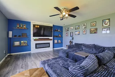 915 Darlington Creek Drive, Alexandria, KY 41001 - Photo 8