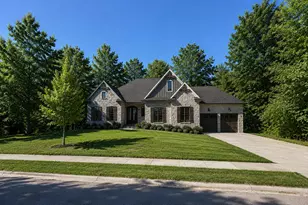 841 Rosewood Dr, Villa Hills, KY 41017 - Photo 1