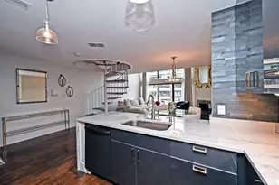 210 E 2nd St, Covington, KY 41011 - Photo 12