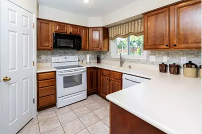 8442 Woodcreek Drive, Florence, KY 41042 - Photo 4