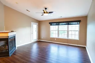 1126 Periwinkle Dr, Florence, KY 41042 - Photo 4