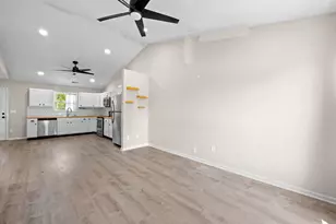 99 Sanders Dr, Florence, KY 41042 - Photo 2